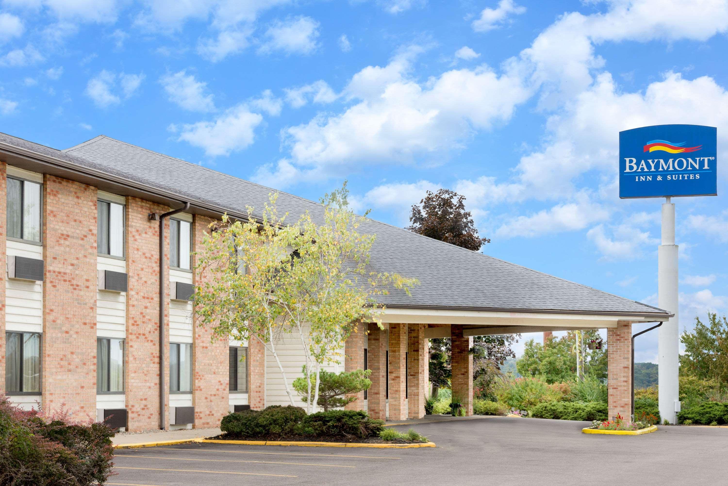 Baymont By Wyndham Zanesville Exterior foto